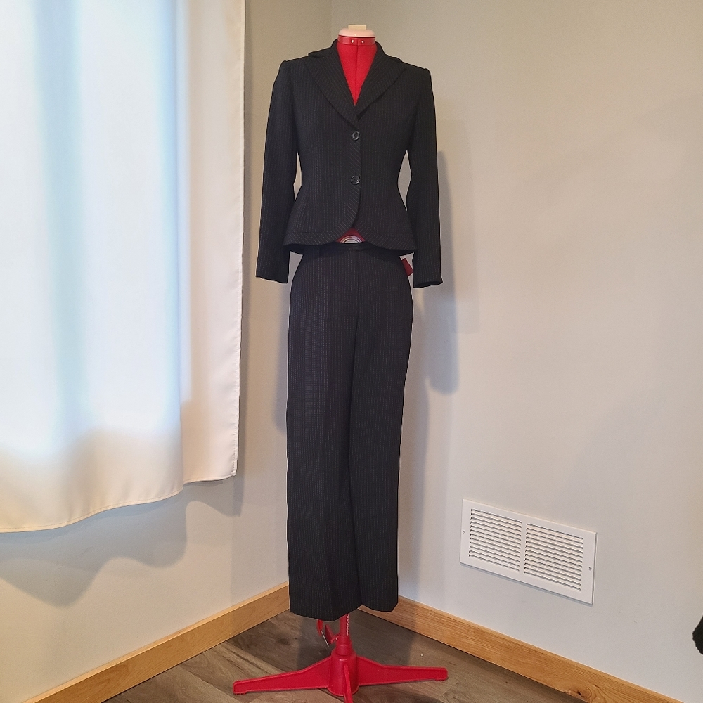 Liz Claiborne suits Petite pant suit